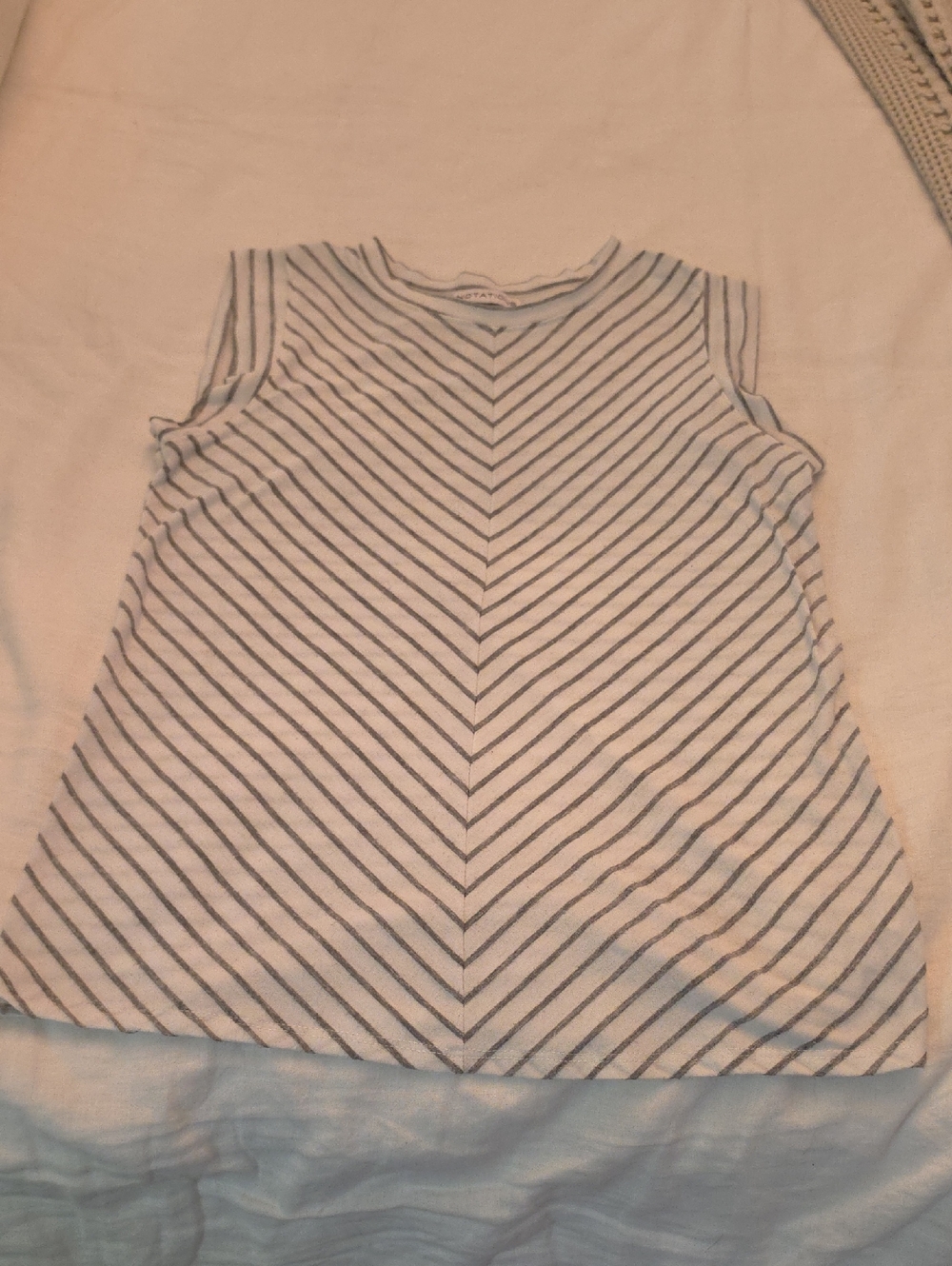 Notations Chevron Stripe Sleeveless Tank Top - White and Gray